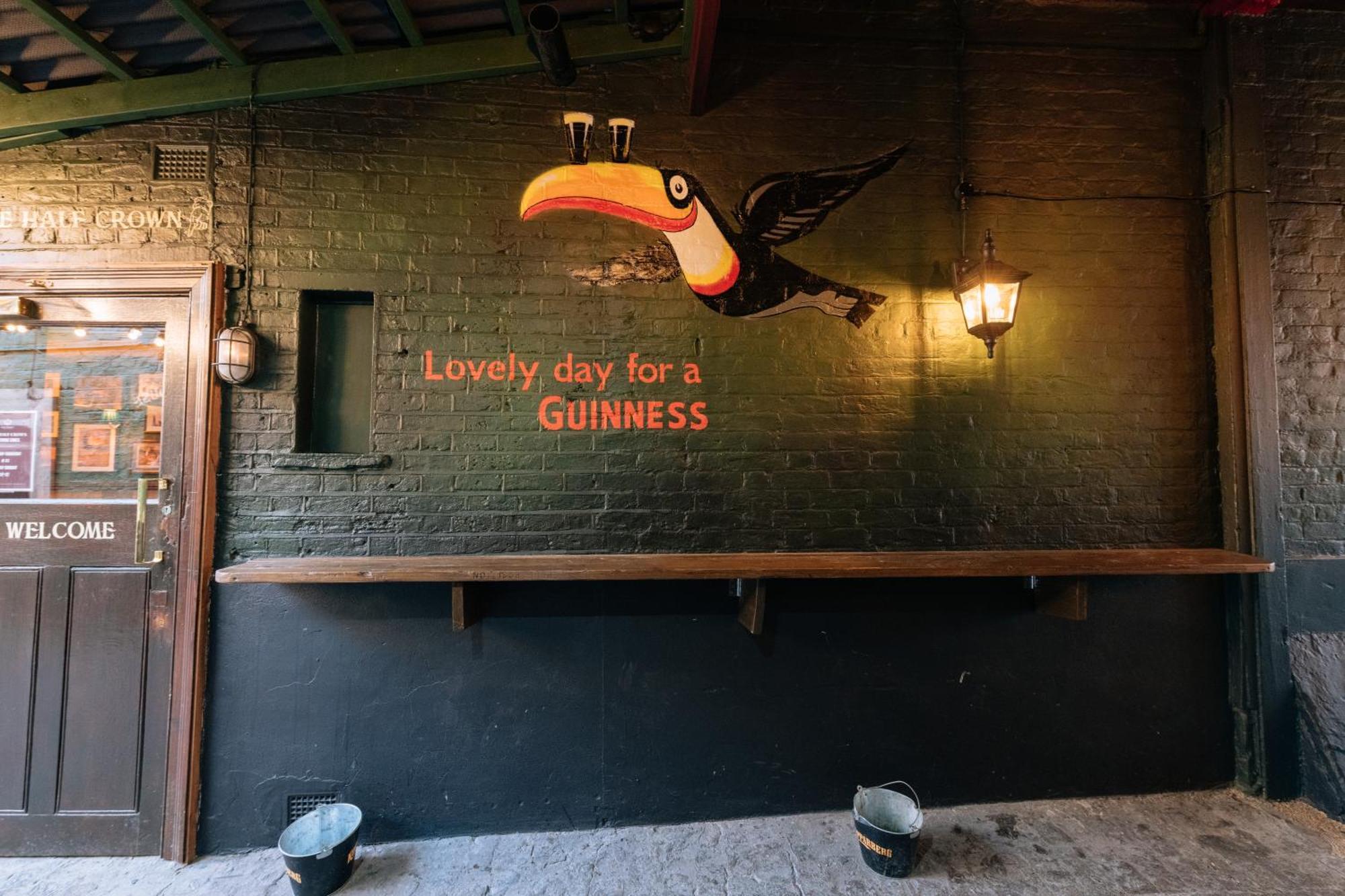 The Crown Pub & Guesthouse London Bagian luar foto